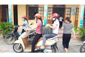Hỗ trợ nấu ăn cho công dân cách ly tại Trường nội trú Tràng Định