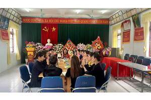 Trường Mầm non 10-10 thị trấn Thất Khê đã hưởng ứng, phát động tới tất cả các cán bộ giáo viên, nhân viên trong nhà trường mặc trang phục dân tộc tham gia trong các hoạt động tại nhà trường.
